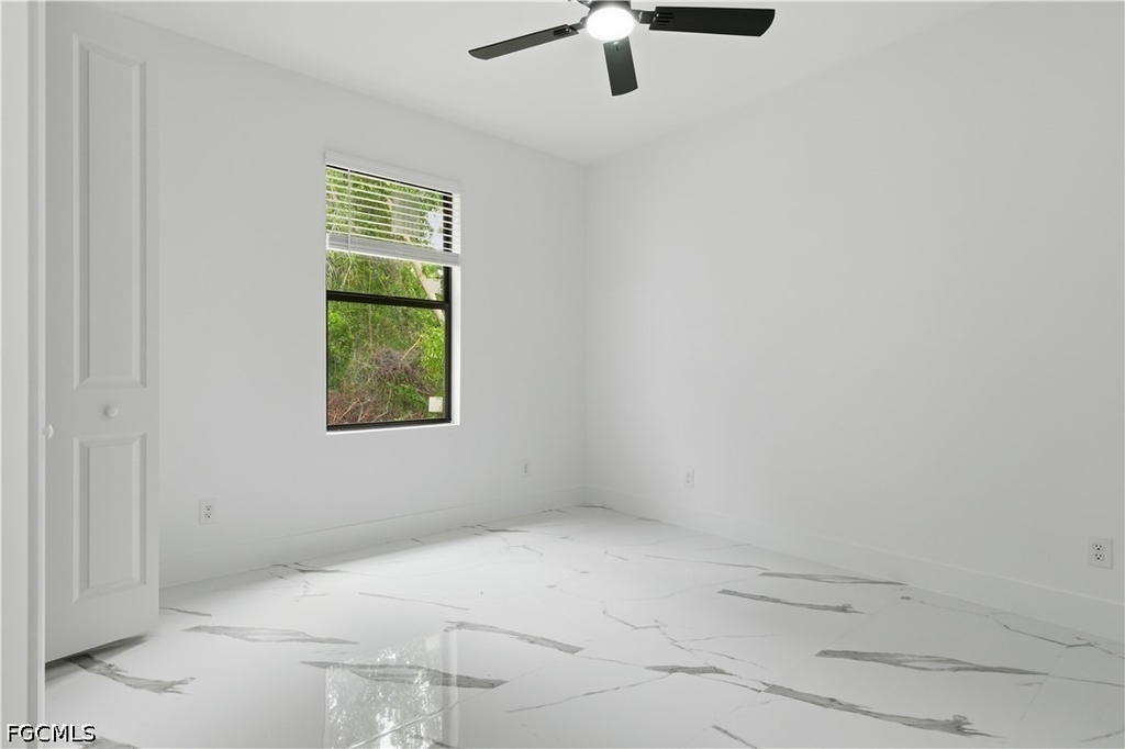 4787 Golfview Boulevard - Photo 6