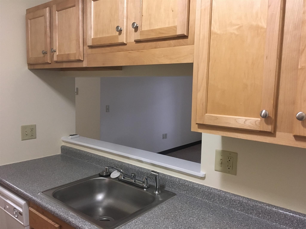 101 Eastern - Photo 11