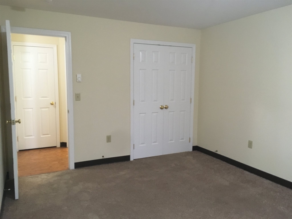 101 Eastern - Photo 31