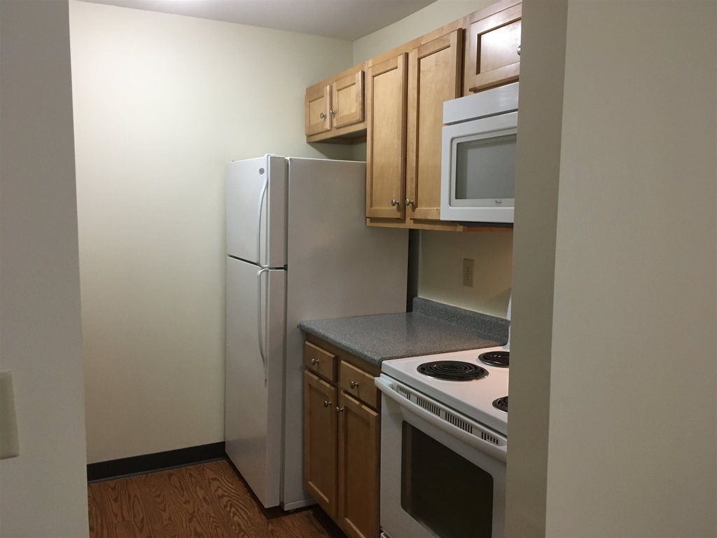 101 Eastern - Photo 8