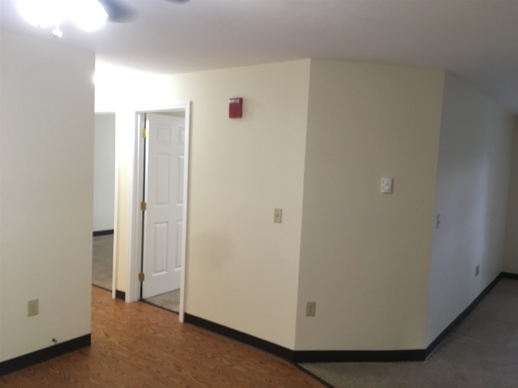 101 Eastern - Photo 14
