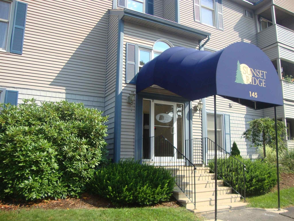 101 Eastern - Photo 1