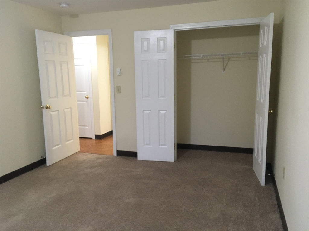 101 Eastern - Photo 32