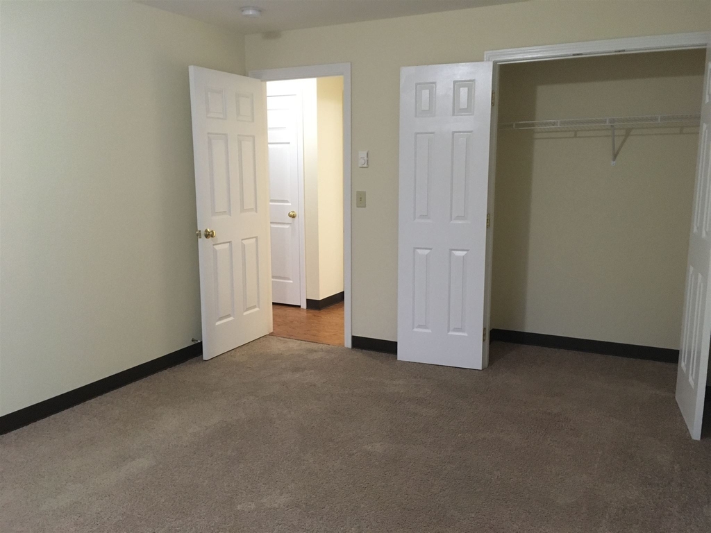 101 Eastern - Photo 33