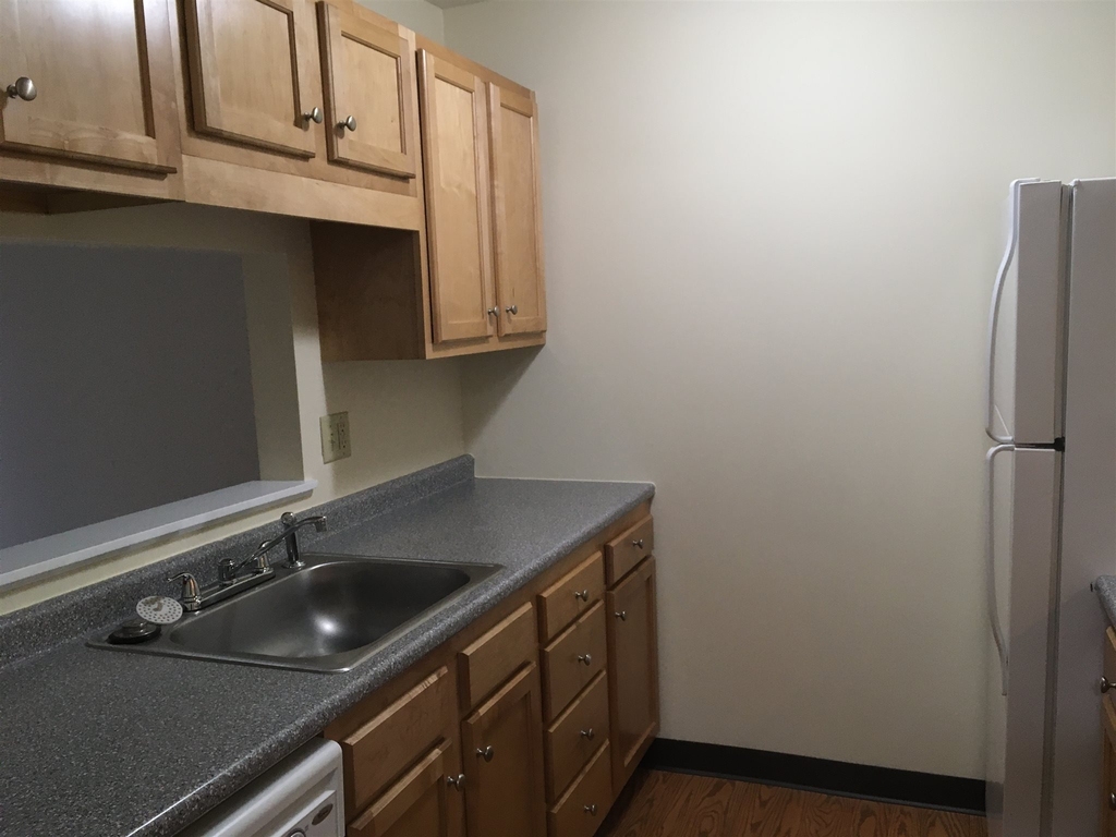 101 Eastern - Photo 6