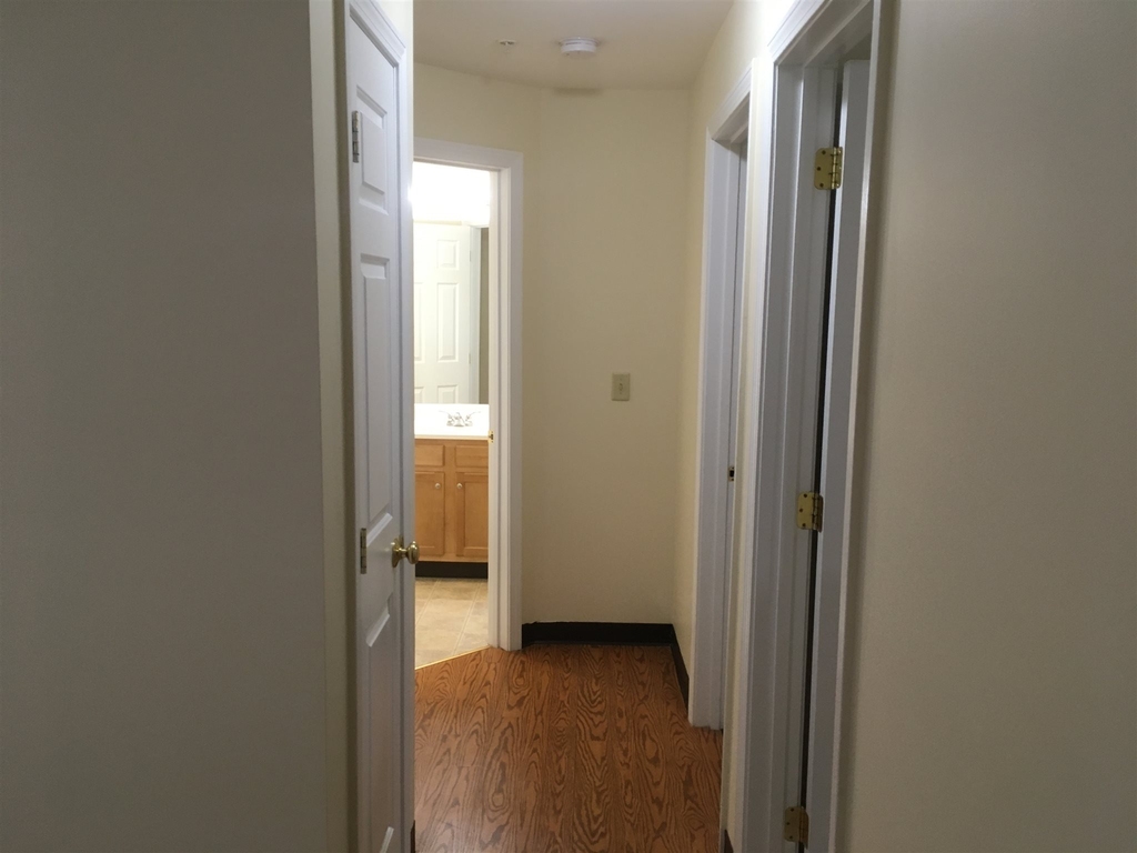 101 Eastern - Photo 29