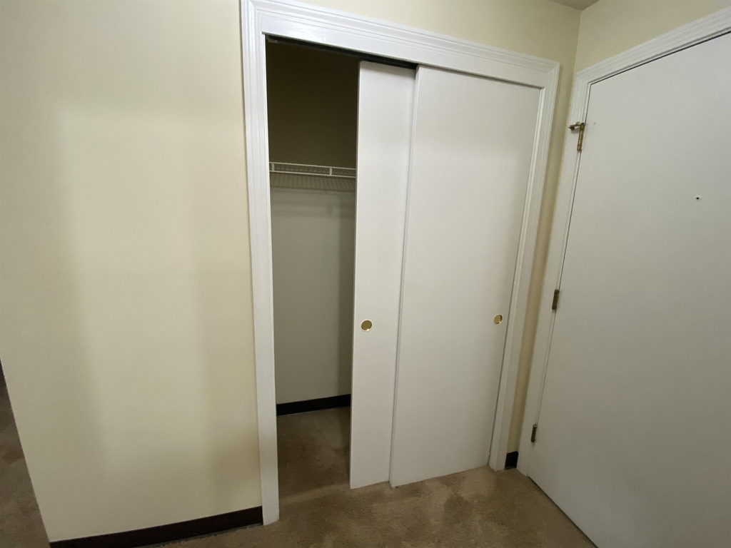 121 Eastern - Photo 19