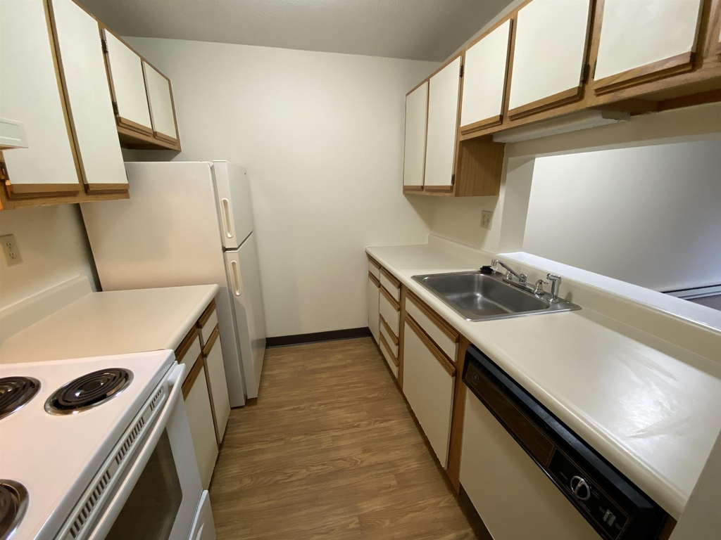 121 Eastern - Photo 5