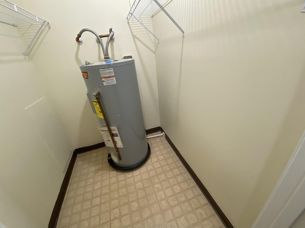 121 Eastern - Photo 22