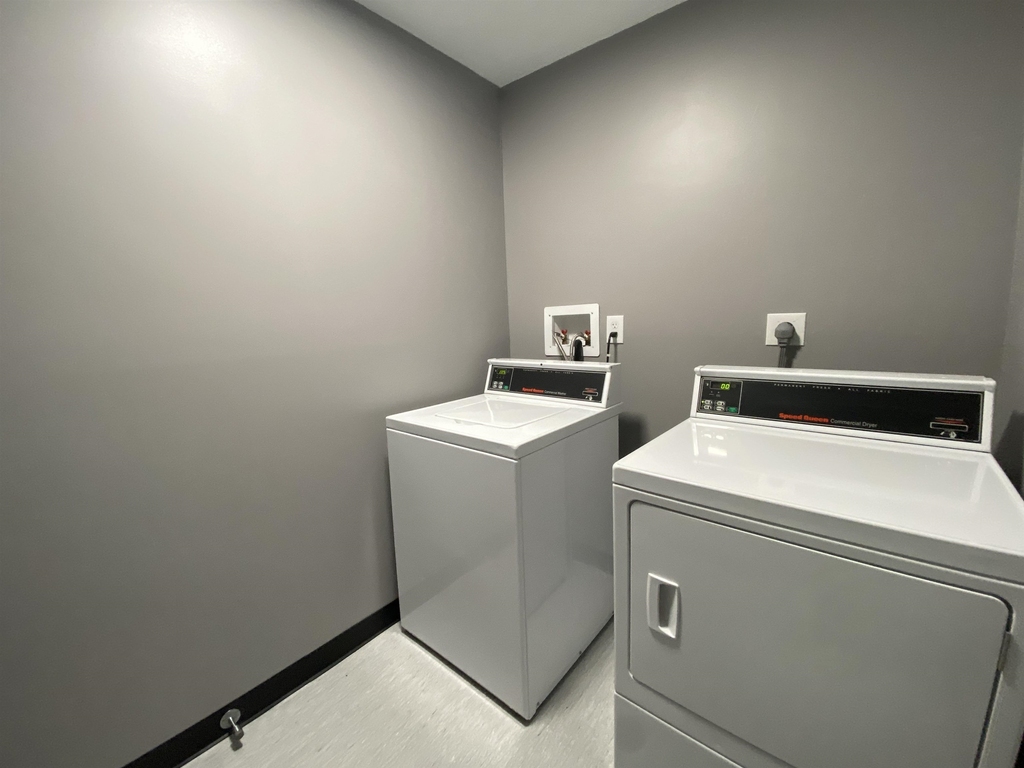121 Eastern - Photo 31