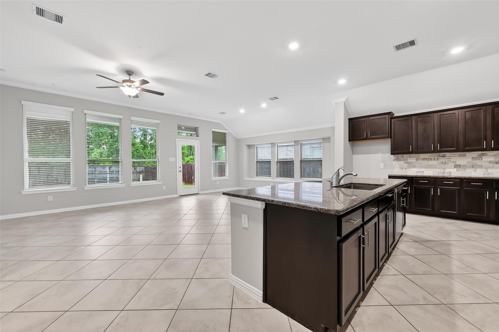 134 S Bearkat Court - Photo 5