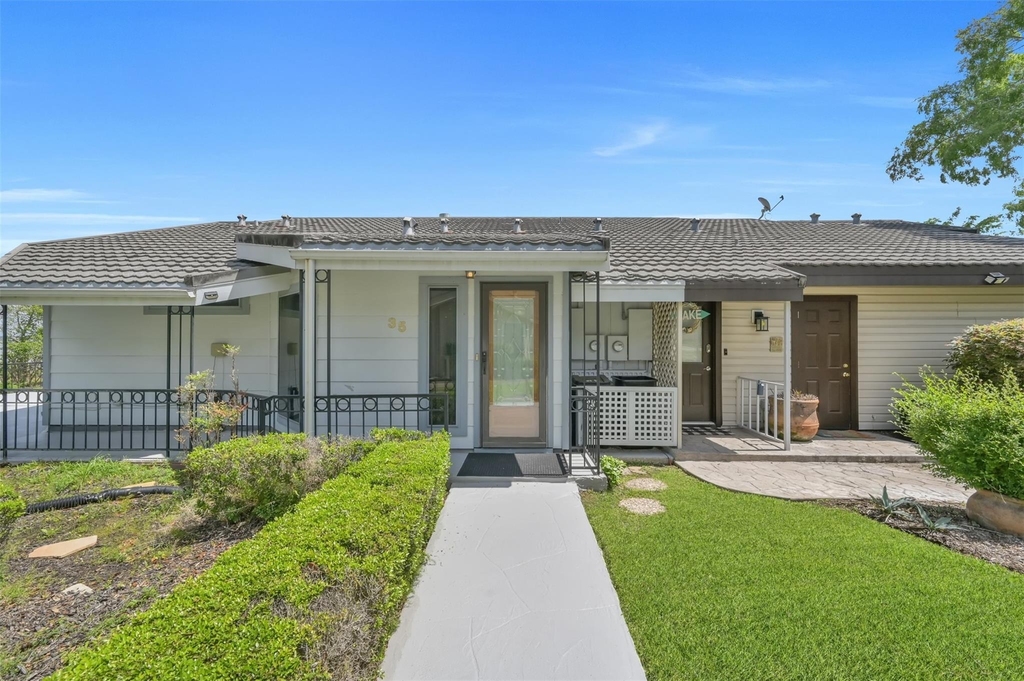 35 Lakeview Village - Photo 1