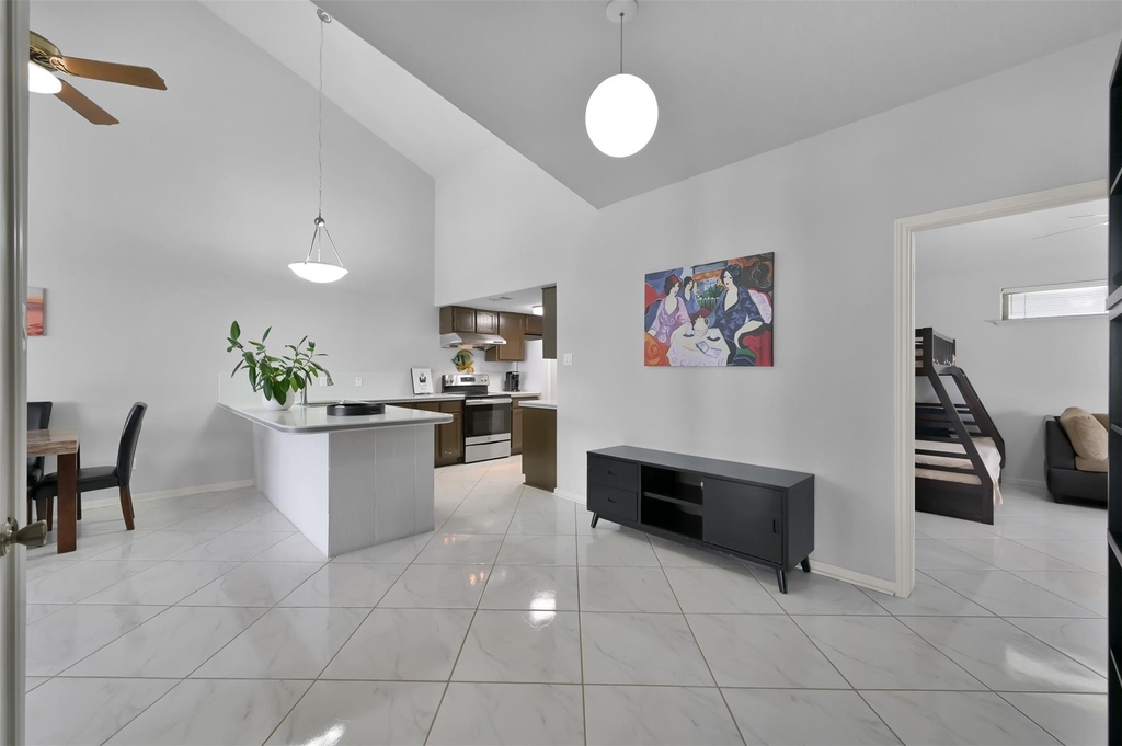35 Lakeview Village - Photo 6