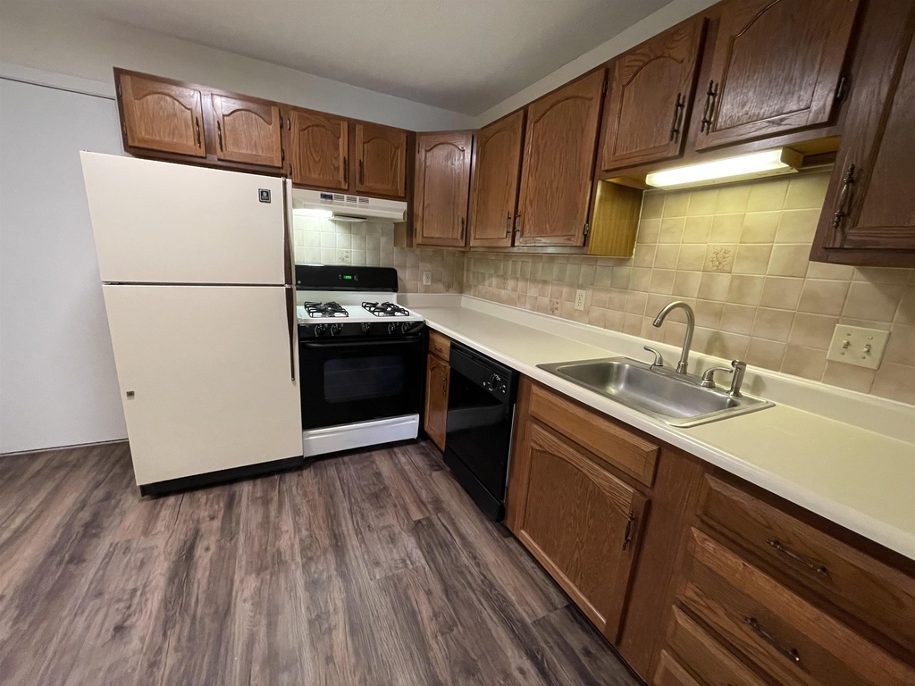 379 Huse - Photo 11