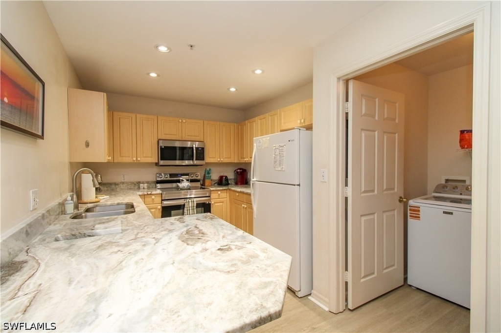 519 Roma Court - Photo 18