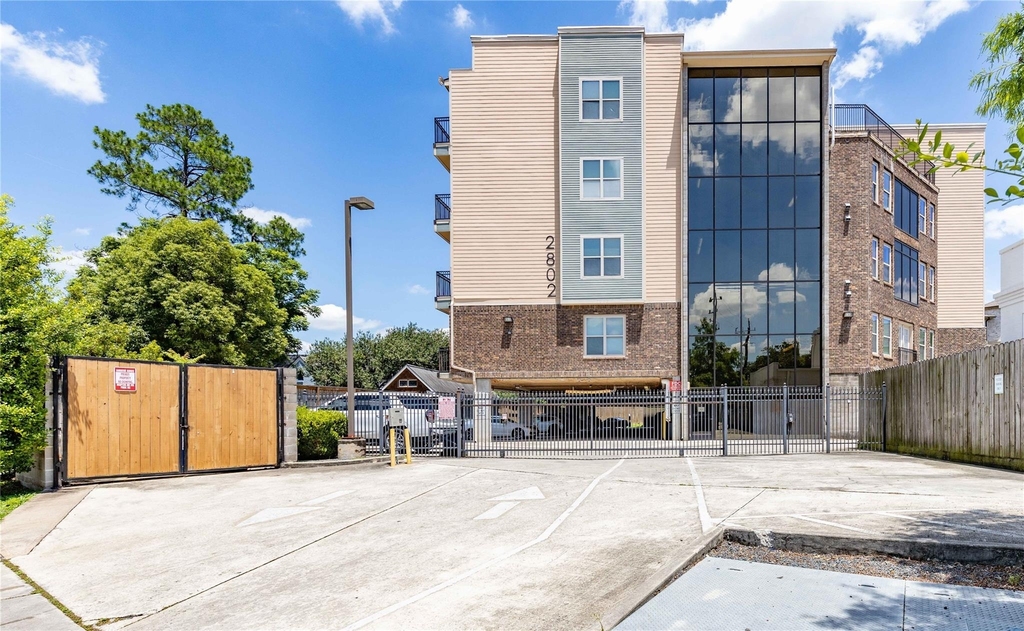 2802 Morrison Street - Photo 1