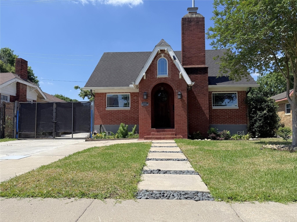 2302 Ruth Street - Photo 0