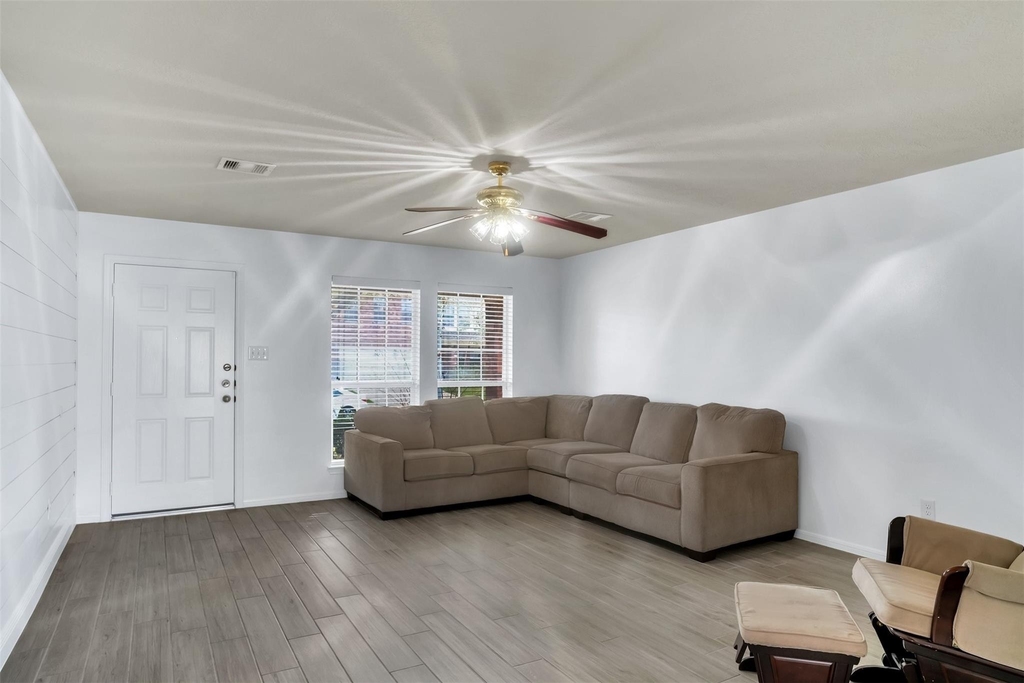 15807 Little Miss Creek Drive - Photo 4