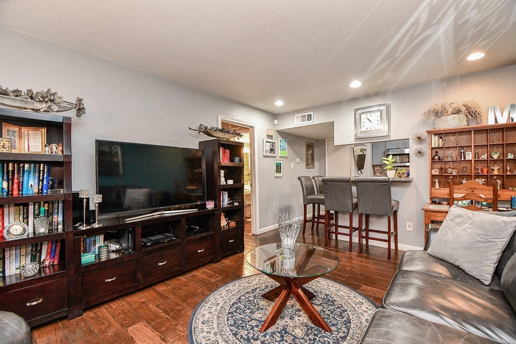 4635 Wild Indigo Street - Photo 3