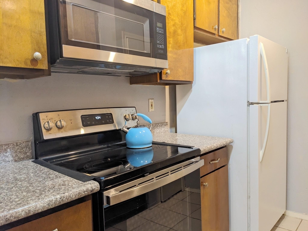 7950 N Stadium Drive - Photo 4