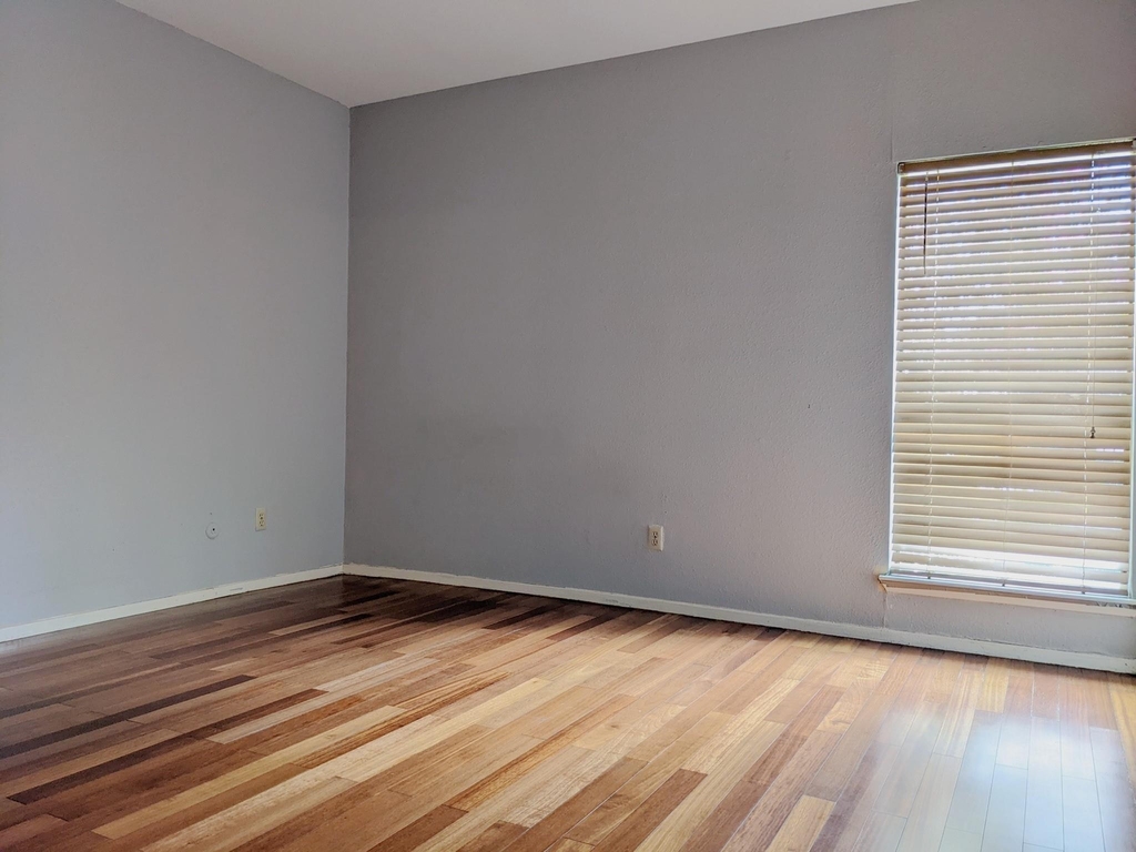 7950 N Stadium Drive - Photo 6