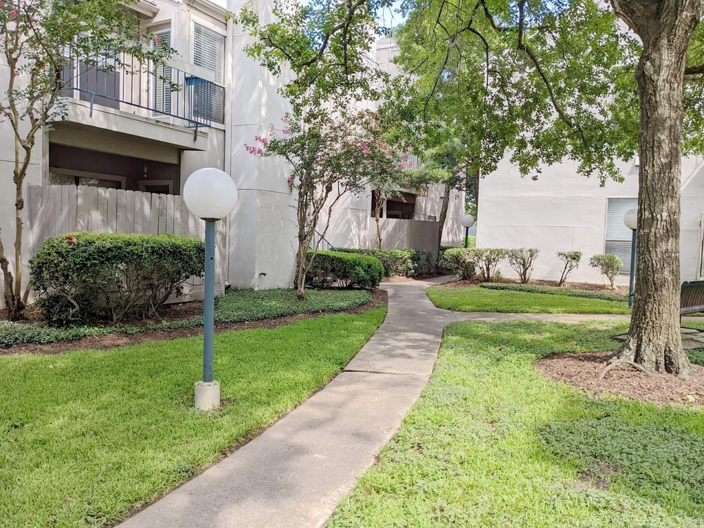 7950 N Stadium Drive - Photo 10