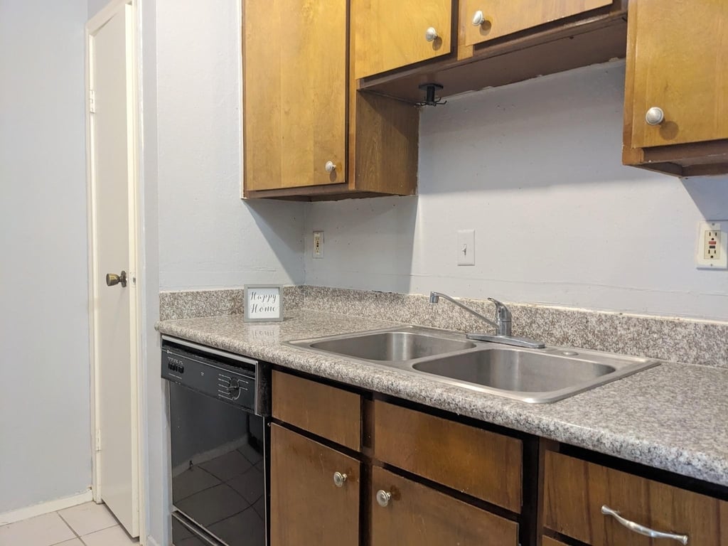 7950 N Stadium Drive - Photo 3