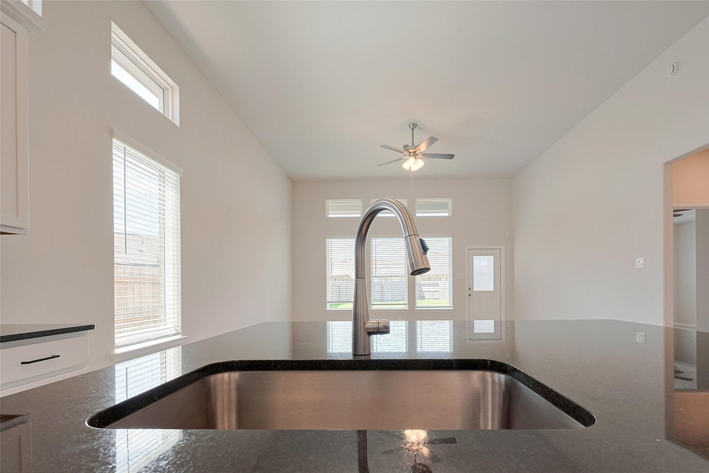 2405 Seamist Cove Lane - Photo 15