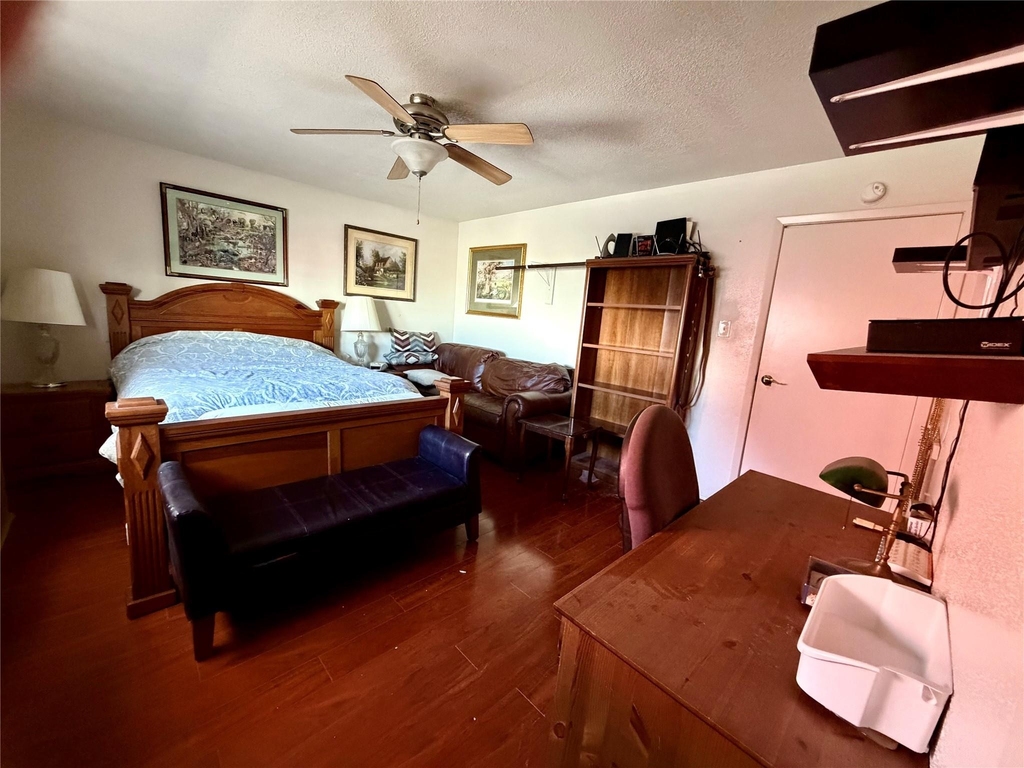 6701 Sands Point Drive - Photo 4