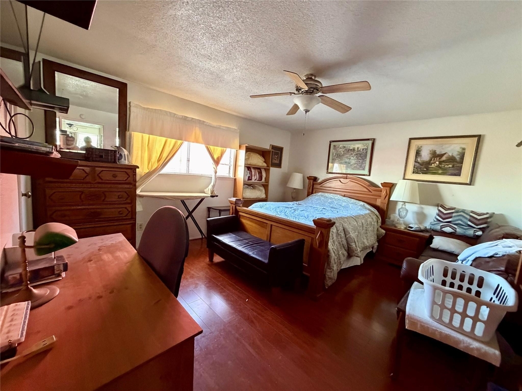 6701 Sands Point Drive - Photo 3