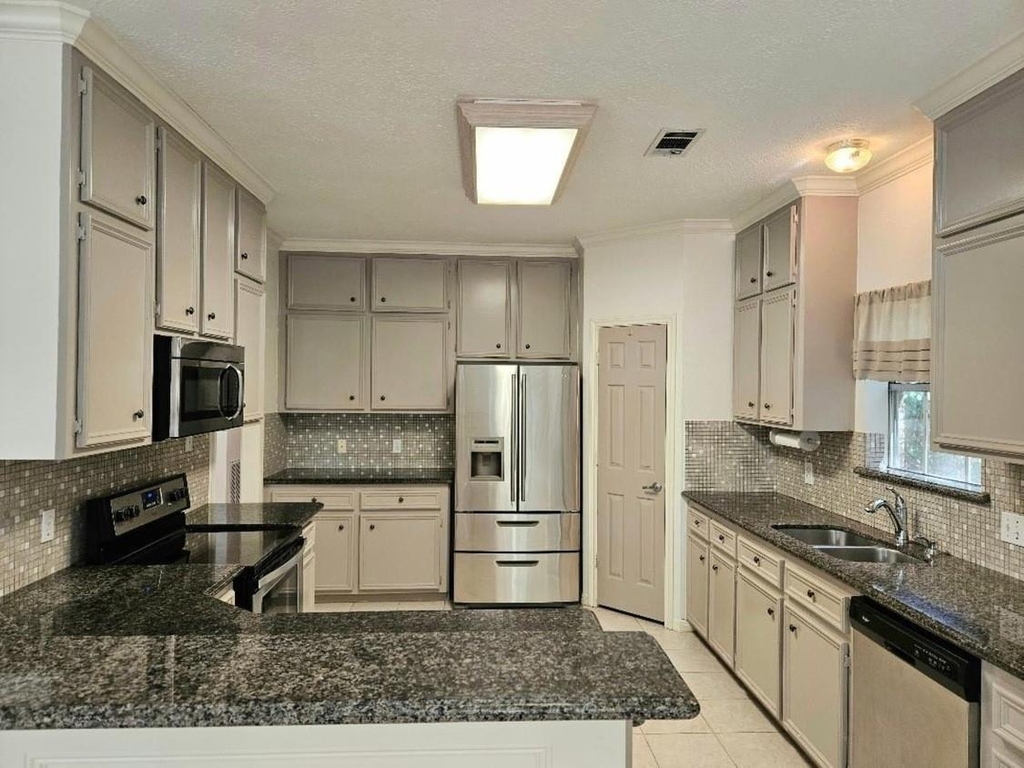 120 Hiwon Drive - Photo 13