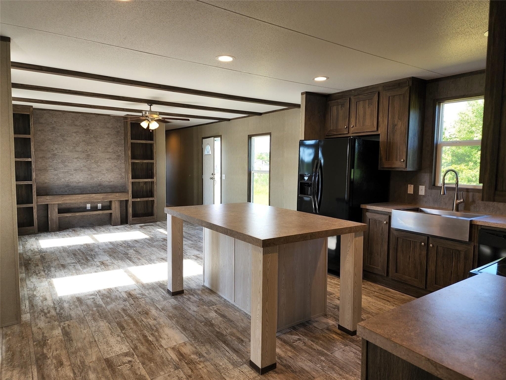 415 County Road 3560 - Photo 3