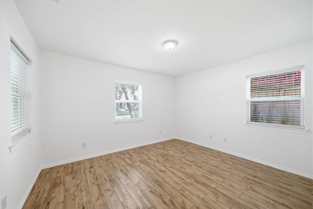 4403 Cynthia Street - Photo 5