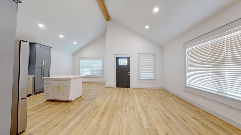 4305 Rogers Street - Photo 1