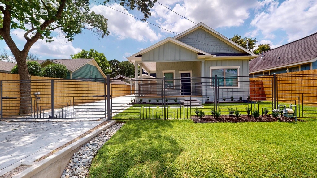4305 Rogers Street - Photo 0
