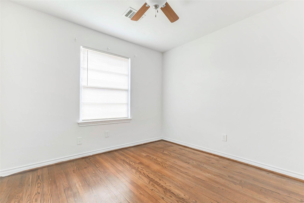 230 Bizerte Street - Photo 17