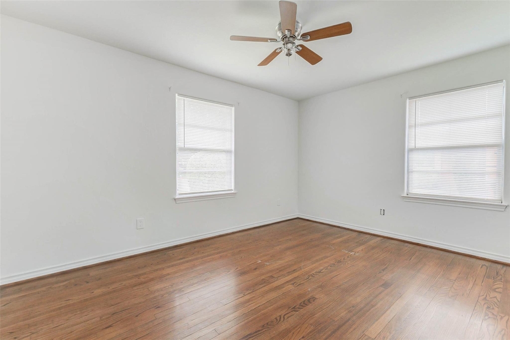 230 Bizerte Street - Photo 15