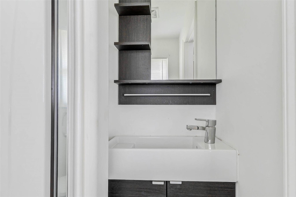 230 Bizerte Street - Photo 26
