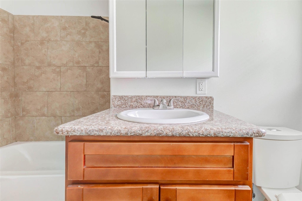 230 Bizerte Street - Photo 20