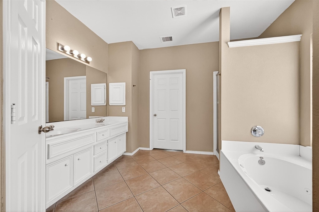17611 Haywood Oaks Drive - Photo 13