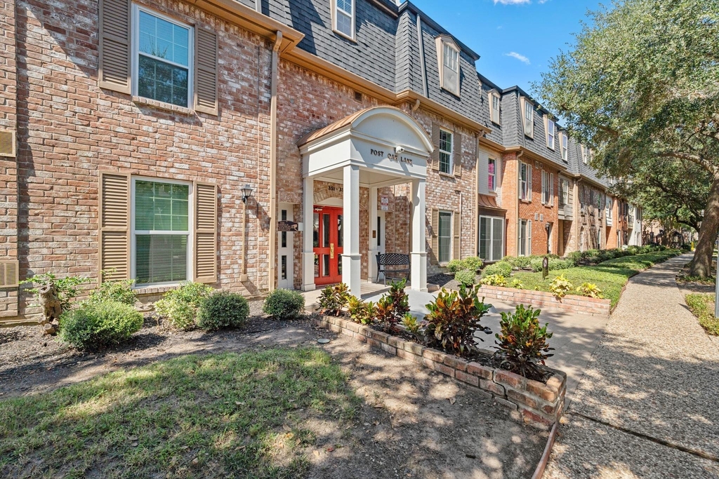 355 N Post Oak Lane - Photo 1
