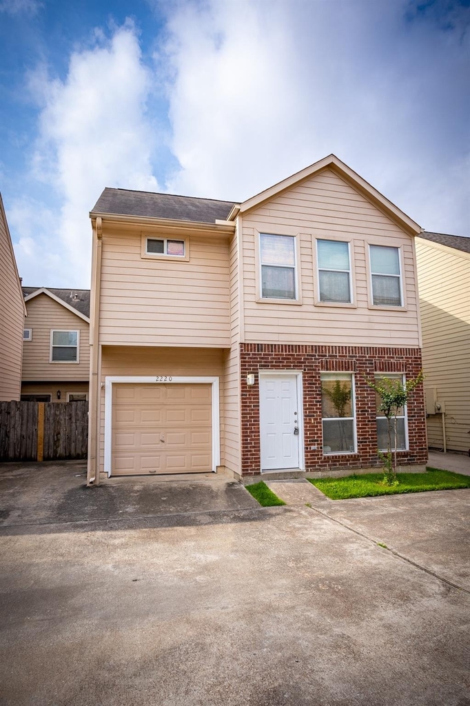 2220 Naomi Street - Photo 1