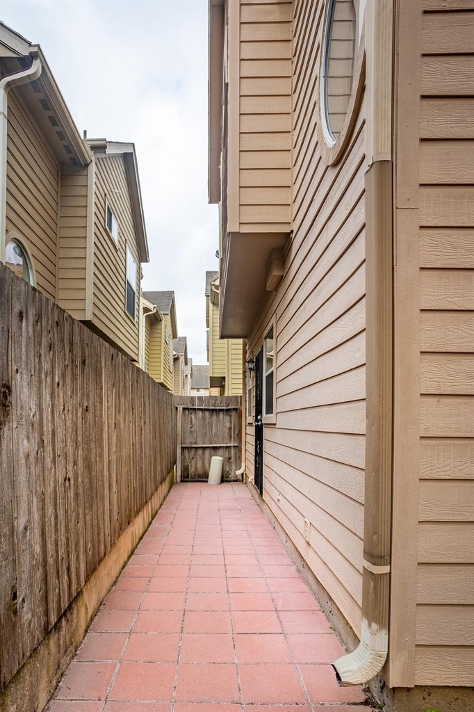 2220 Naomi Street - Photo 11
