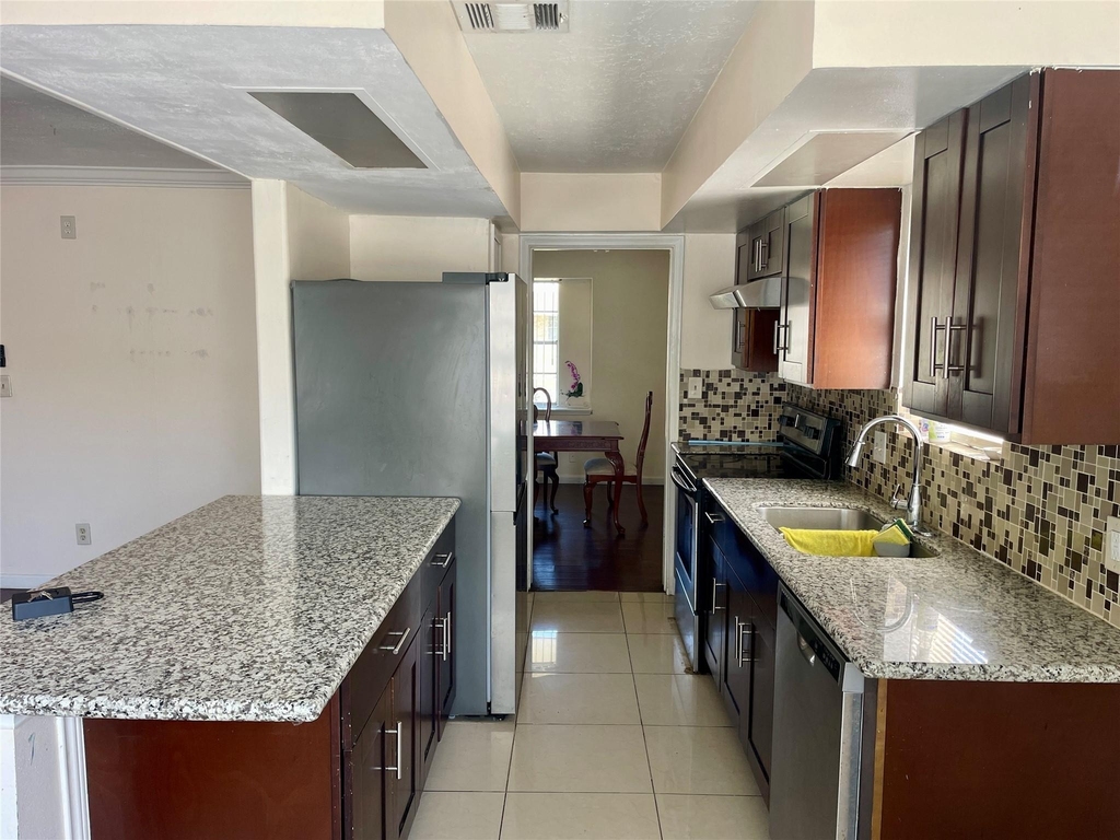 11615 Carvel Lane - Photo 5