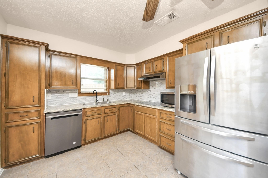14007 Fleur De Lis Boulevard - Photo 24