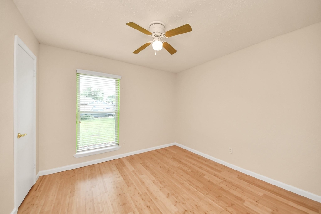 14007 Fleur De Lis Boulevard - Photo 31