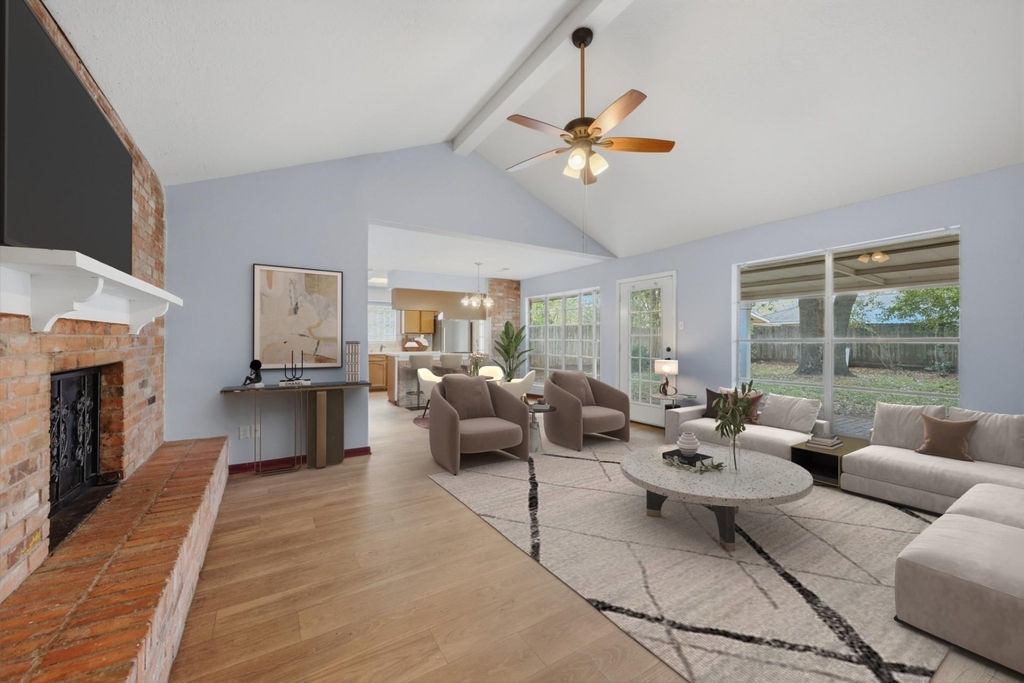 7015 Pella Drive - Photo 3