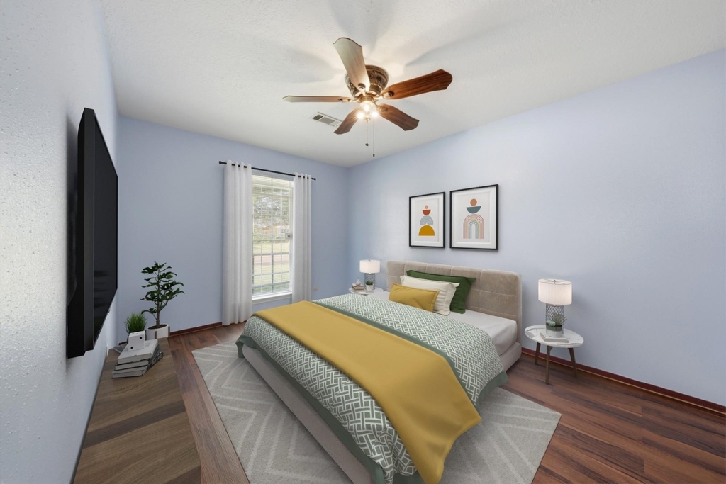 7015 Pella Drive - Photo 8