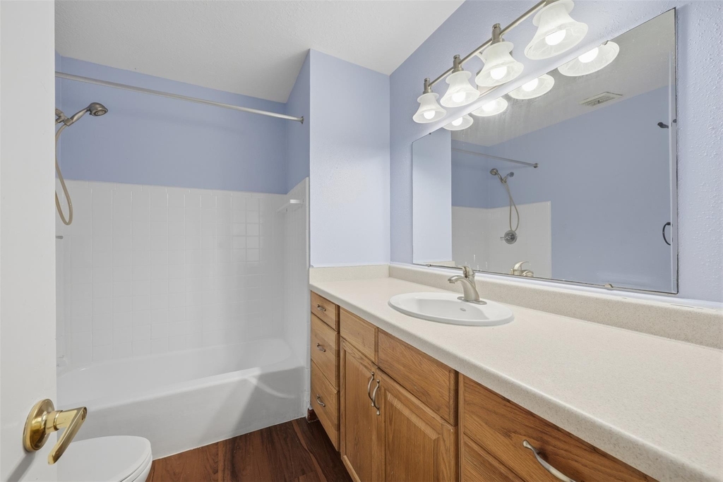 7015 Pella Drive - Photo 25