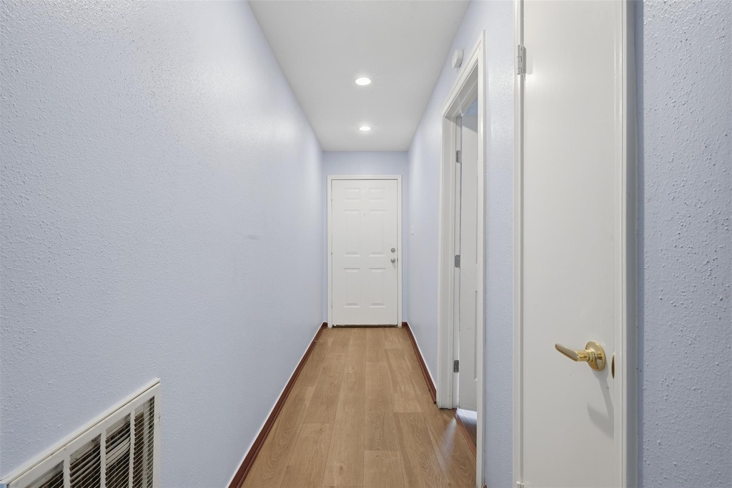 7015 Pella Drive - Photo 27